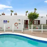 Puerto Chico M Apartmán *